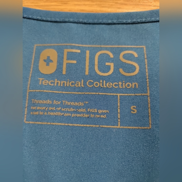 FIGS Top Women's Small Blue Technical Collection Casma Scrubs Poly Rayon - Picture 2 of 6